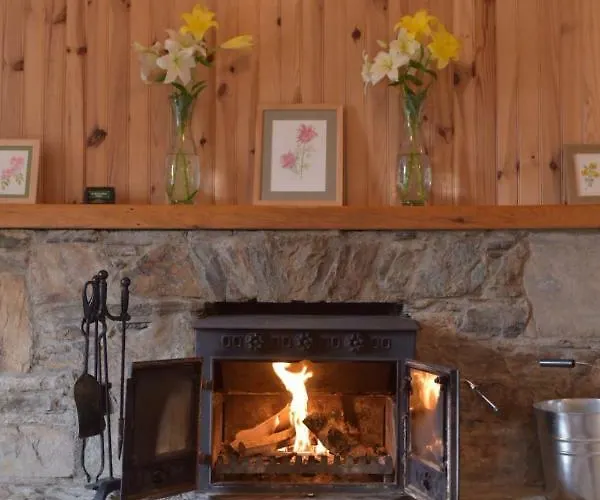 The Old School House * Clifden